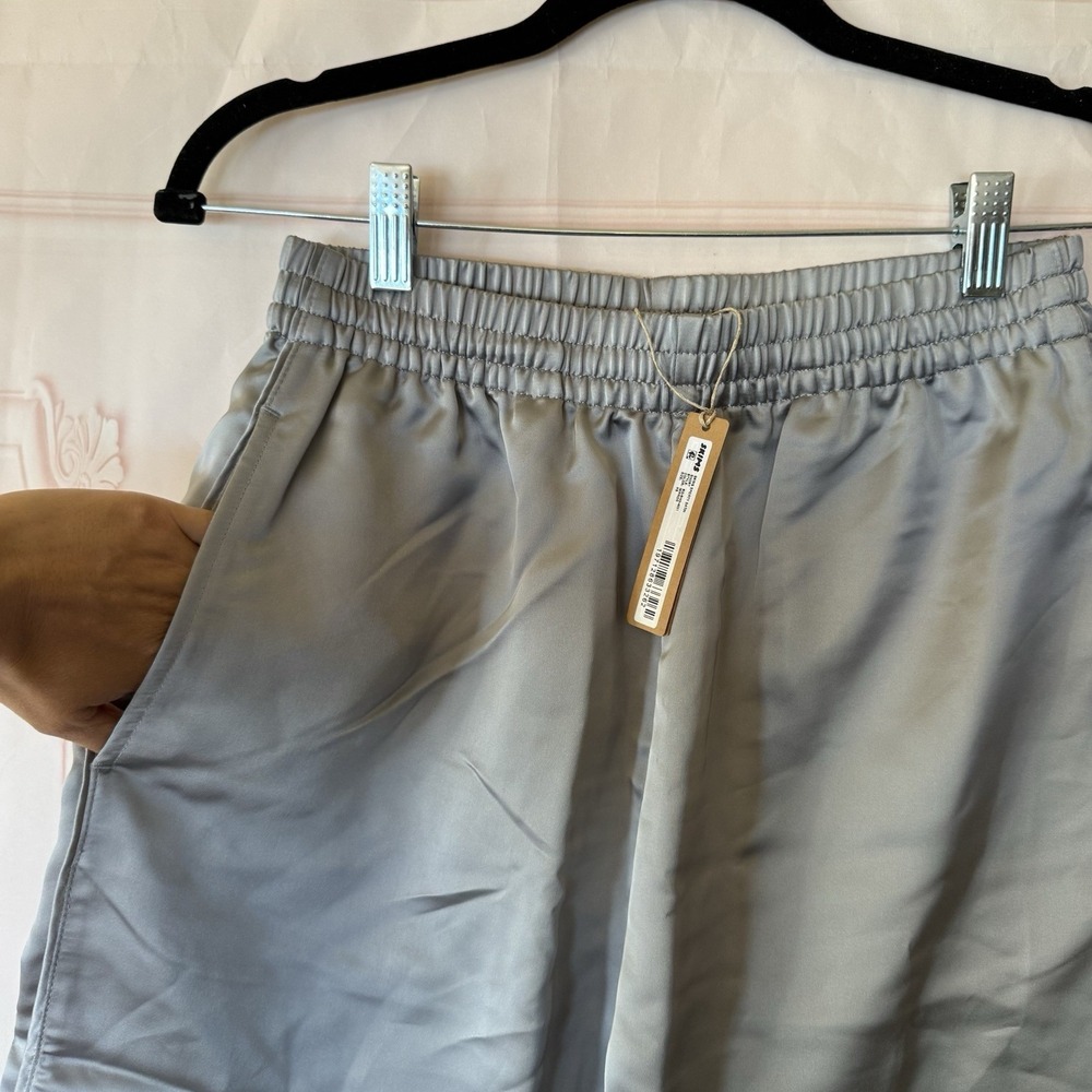Skims Sporty Satin Shorts In Mirror Silver Sz XS NWT $98 - Picture 6 of 9